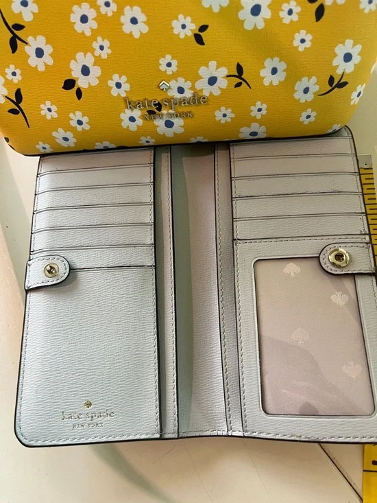Kate Spade Darcy bucket bag and wallet
Yellow floral - Picture 5 of 10